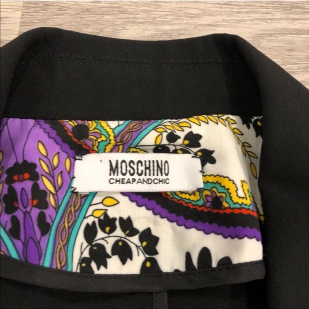 Moschino Blazer 💕 - Picture 4 of 5